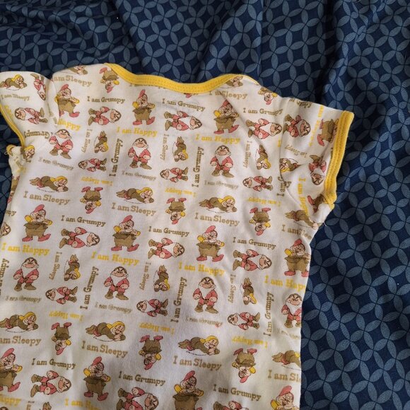 disney dwarfs onesie 6 to 9 months - Picture 9 of 10